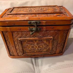 Vintage Handcrafted Brown Woven Basket Brass Lever Closure Jewelry Cosmetic Box